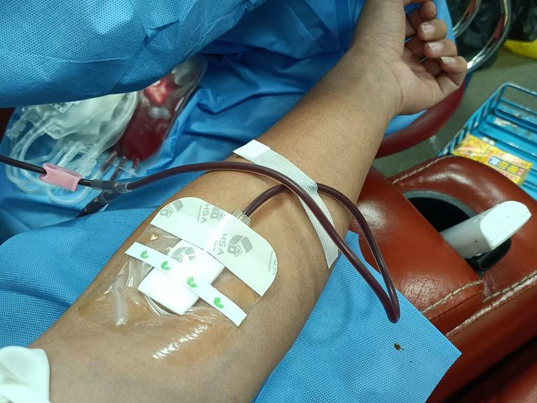 车主父亲急需输血，一个电话获蔚来员工献血600cc