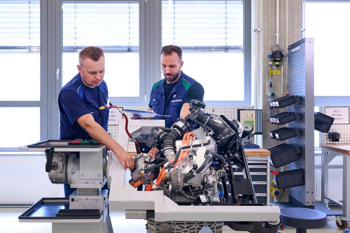 BMW iX5 Hydrogen氢燃料电池车试点车队 将在全球进行车辆展示与试用