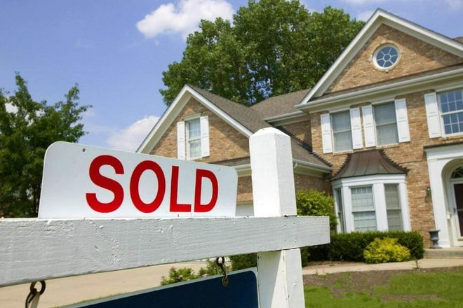 美国房屋市场陷入困境：抵押贷款利率飙升，无数购房梦搁浅！