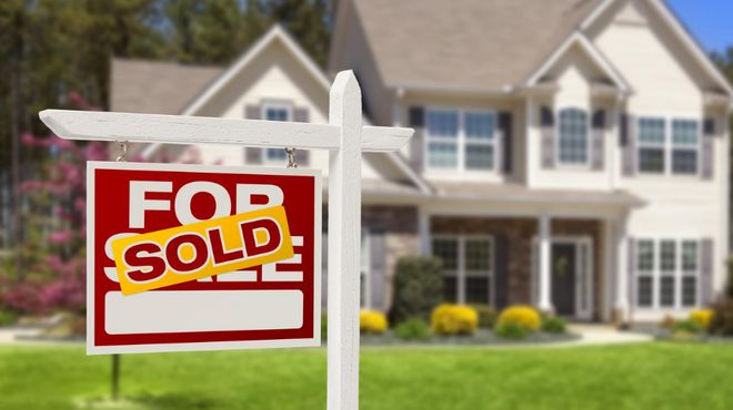 美国房屋市场陷入困境：抵押贷款利率飙升，无数购房梦搁浅！