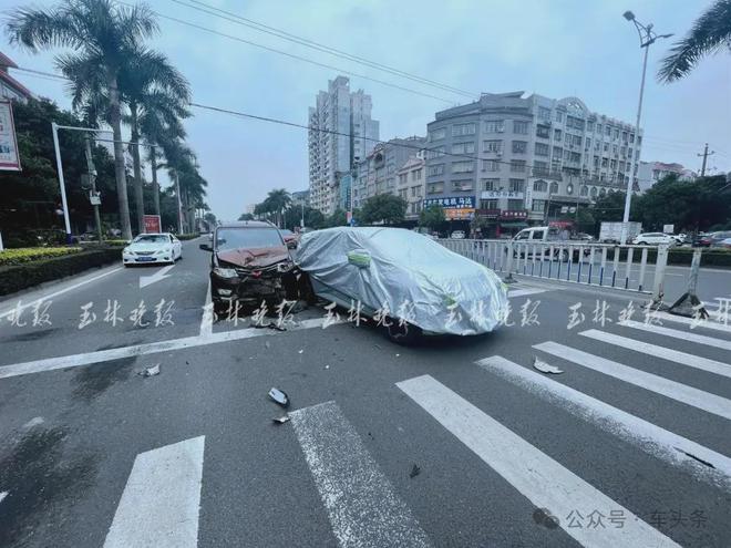 极狐自燃，厂家来了盖车衣、撬车标，还反穿衣服，其他车企咋处理的？